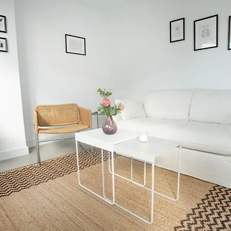 Enjoy On The Beachfront Apartament
