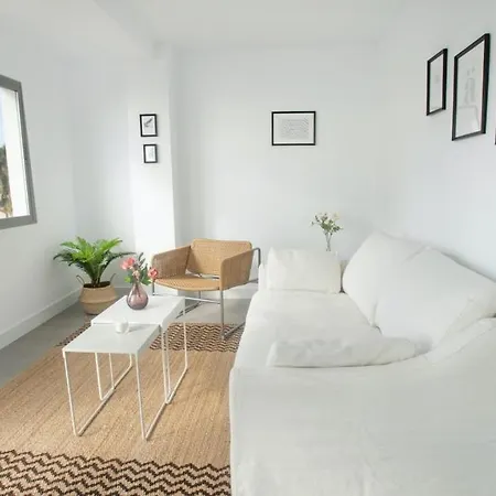 Enjoy On The Beachfront Apartament Malaga